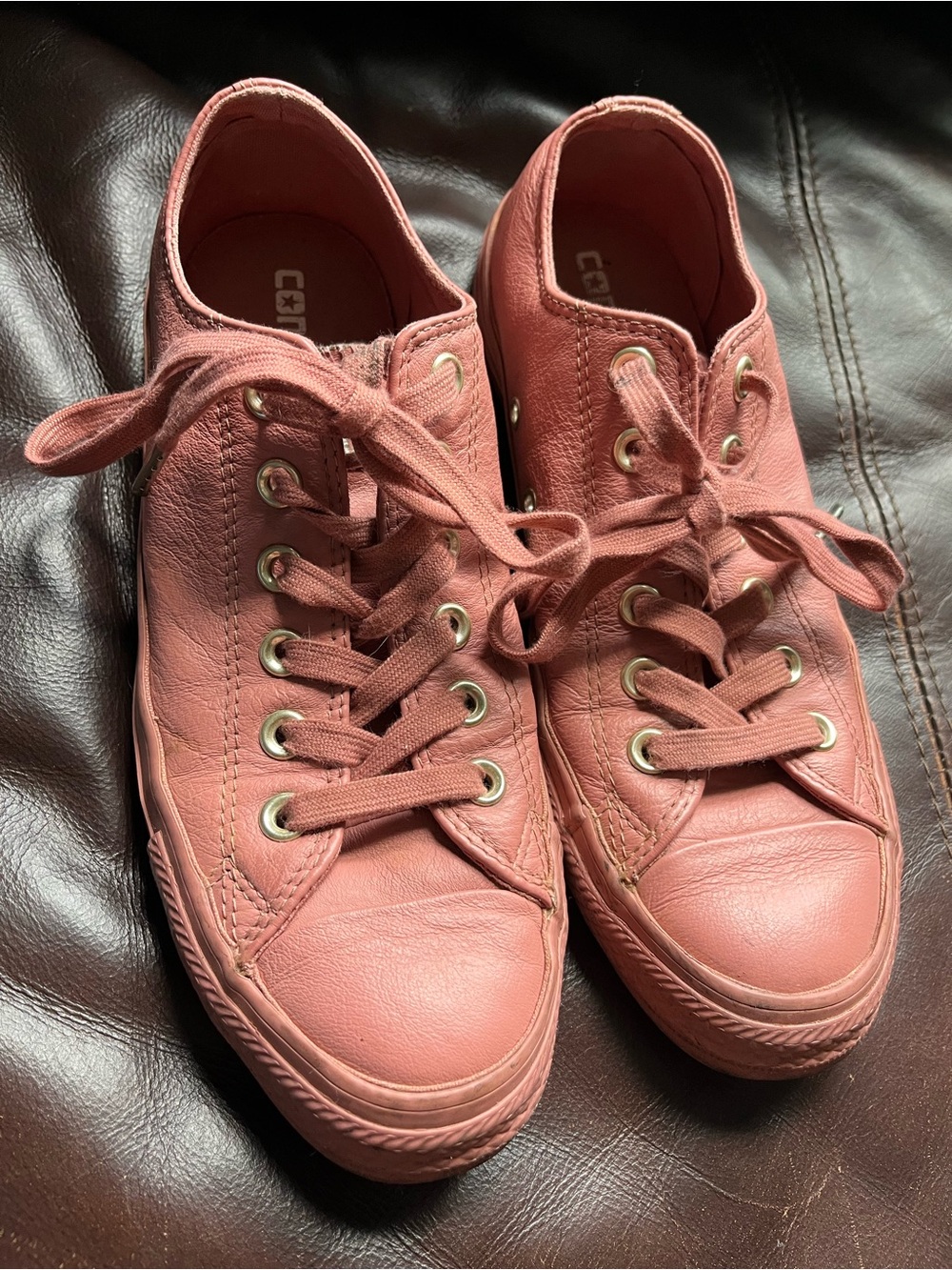 Converse Women’s Low Top Sneakers in Dusty Rose Pink